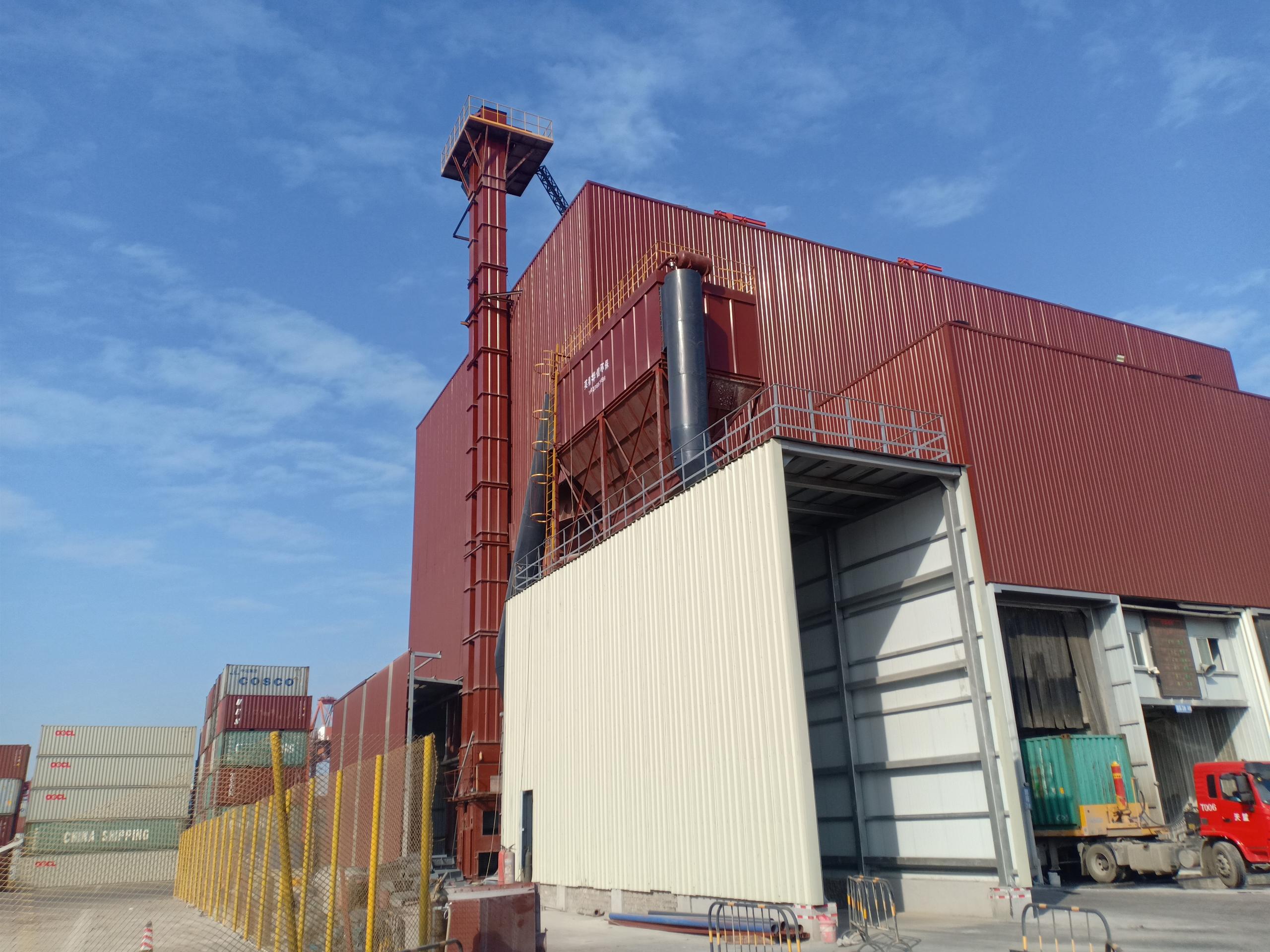 英大(dà)小(xiǎo)編帶你(nǐ)了(le)解鬥式提升機(jī)的(de)使用(yòng)注意事(shì)項